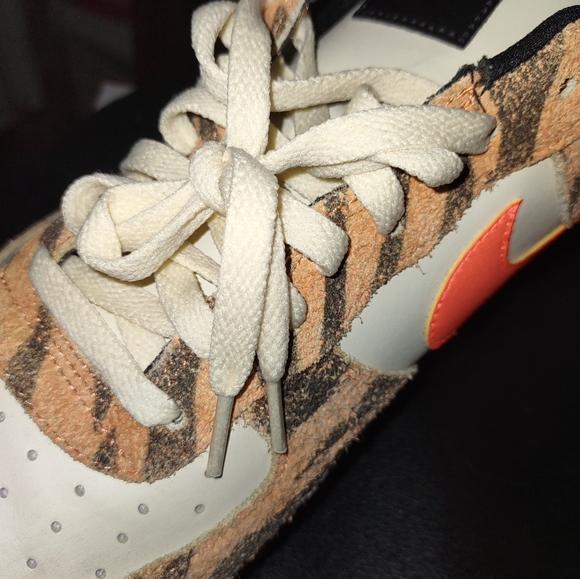 Limited edition AF1 Dakari Tiger stripe size 14 - Picture 5 of 11